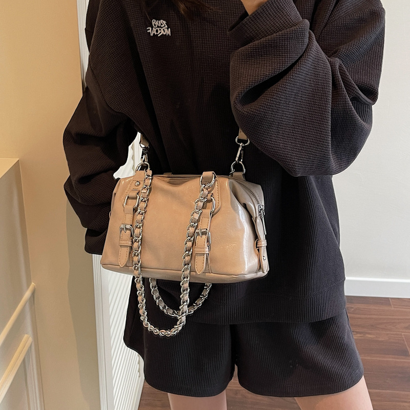 Cross-border high-end large-capacity underarm pillow bag for women 2025 new style simple and versatile commuting single-shoulder crossbody bag Specification drawing