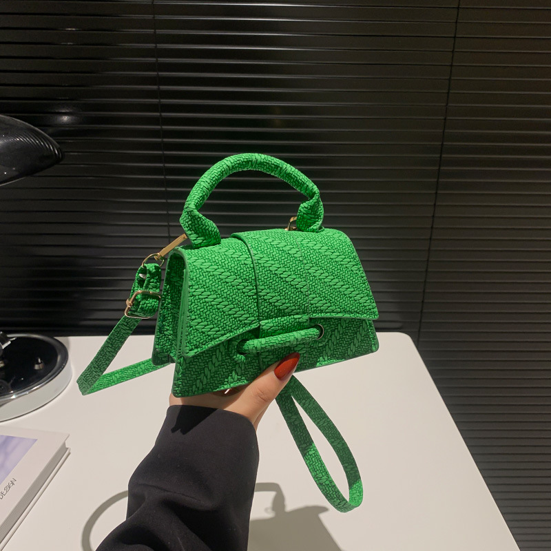 Cross-border quality women's bag 2024 New style niche handbag, versatile quality mini crossbody bag full figure