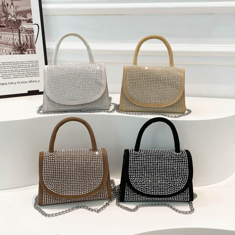 Retro and trendy handbag for women, 2024 new style, stylish and trendy bag, single-shoulder bag, personalized diamond chain small bag full figure
