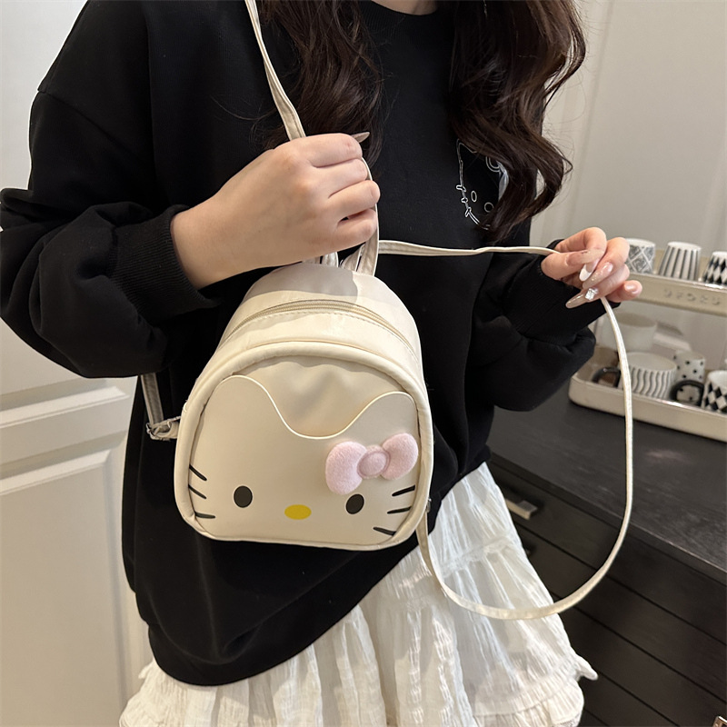 The 2025 new cross-border cute kitten backpack features a fashionable, high-quality, and niche design. It is a versatile and trendy single-shoulder crossbody bag details Picture