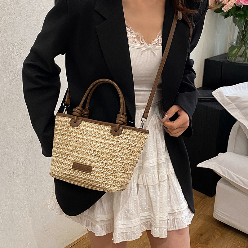 The 2025 new best-selling Korean-style patchwork straw woven vegetable basket single-shoulder crossbody bag is fashionable, simple and large-capacity bucket bag Specification drawing