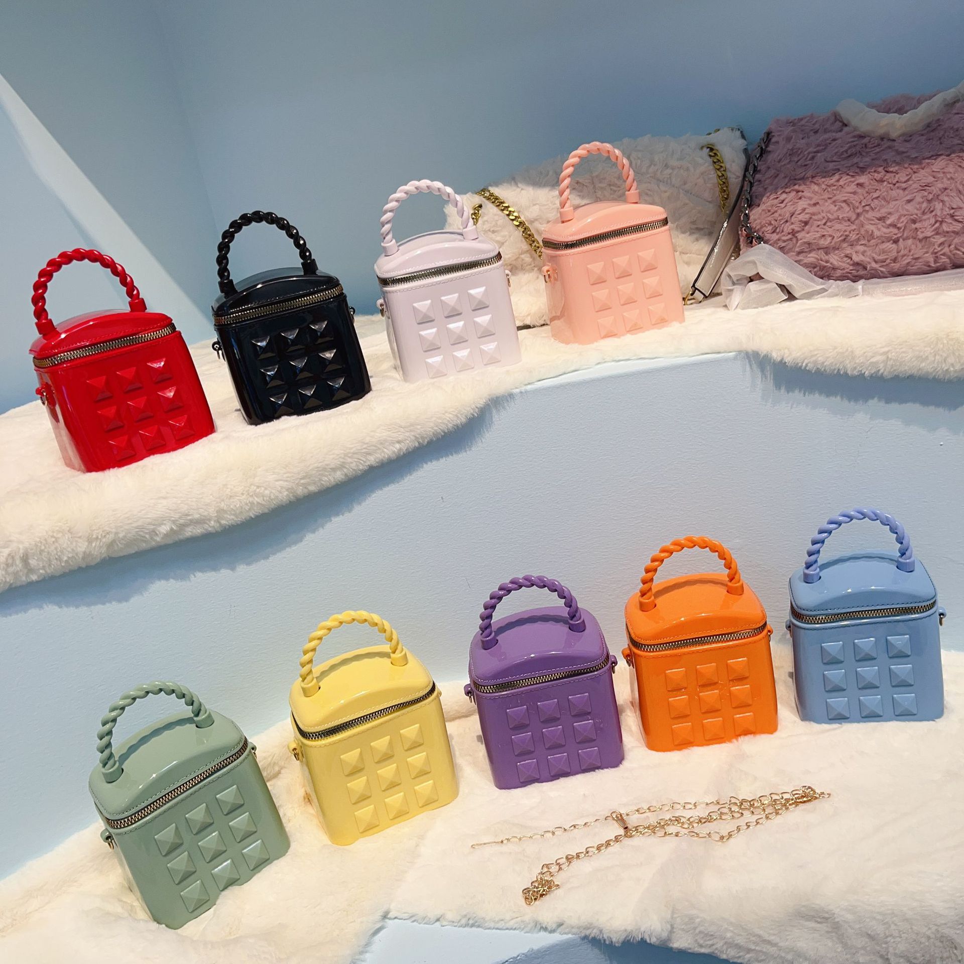 2025 Summer New Fashion mini rivet bucket bag, jelly bag, single-shoulder crossbody chain hand-held women's bag details Picture