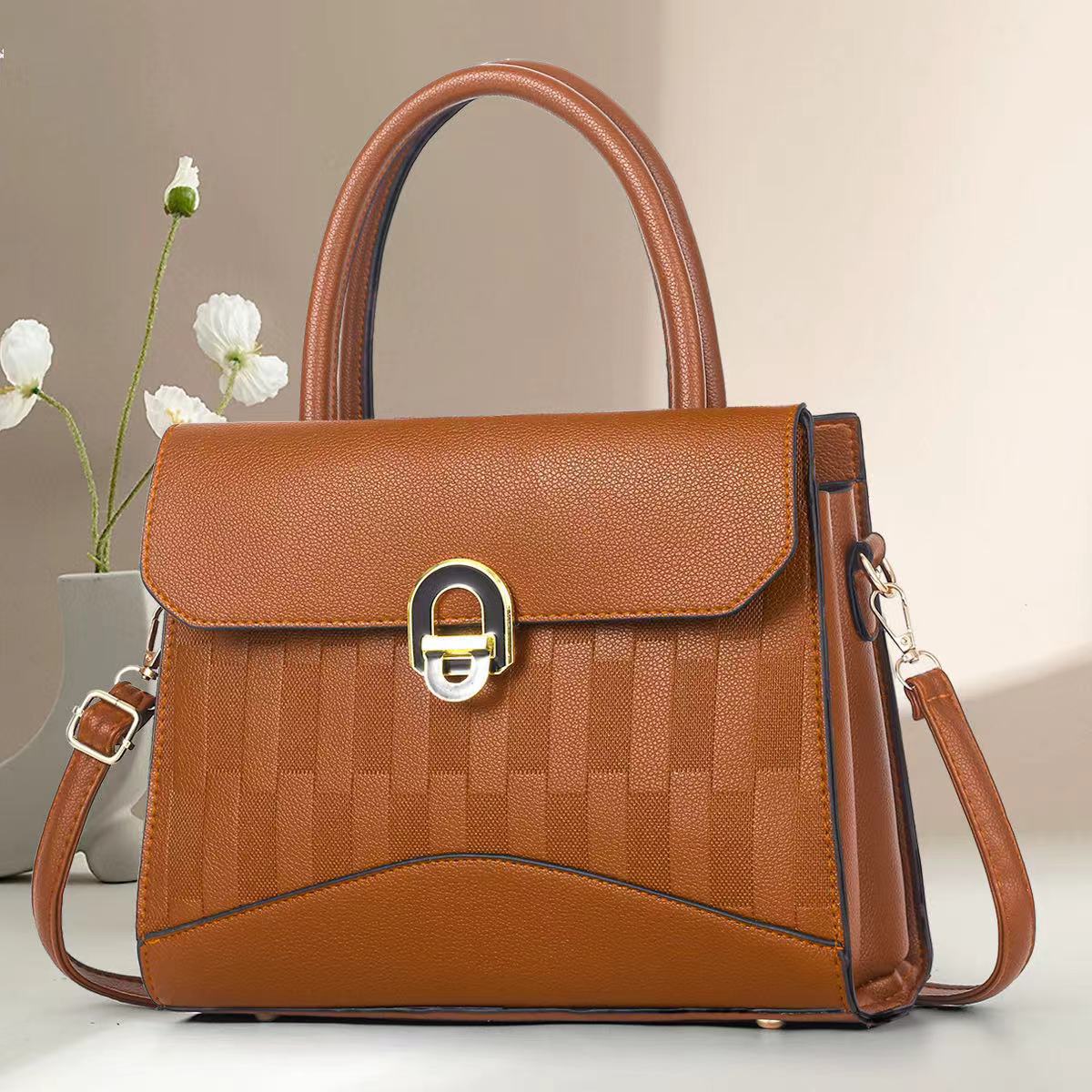 New cross-border multi-layer high-appearancelevel lightweight crossbody bag, checkered patchwork handbag, large-capacity patchwork women's bag trend details Picture