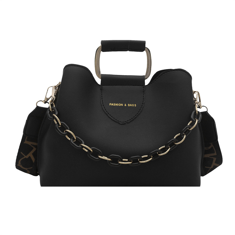New summer 2025 fashionable women's bag, single-shoulder simple commuter bag, chain-decorated handbag, high-quality crossbody bag Item Picture