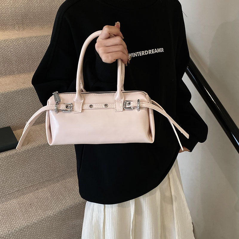 High-end commuter small bag for women, 2025 new style casual and versatile crossbody bag, fashionable hand-held pillow bag, baguette bag full figure