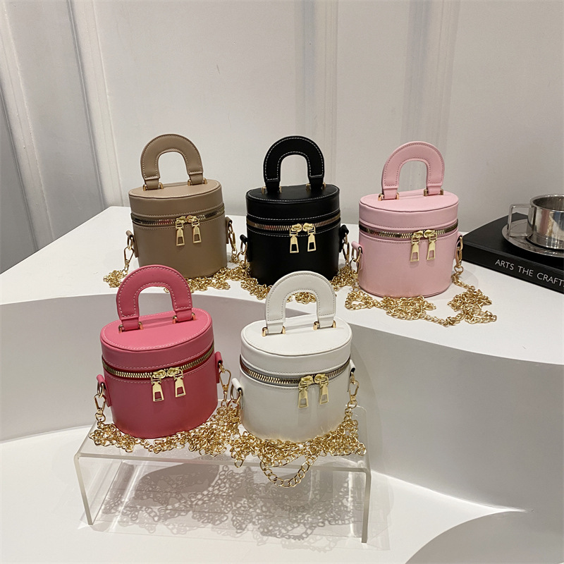 Korean fashion and individuality bucket bag for women, 2025 new style, double zipper design crossbody bag, stylish and trendy handbag Application Scenario