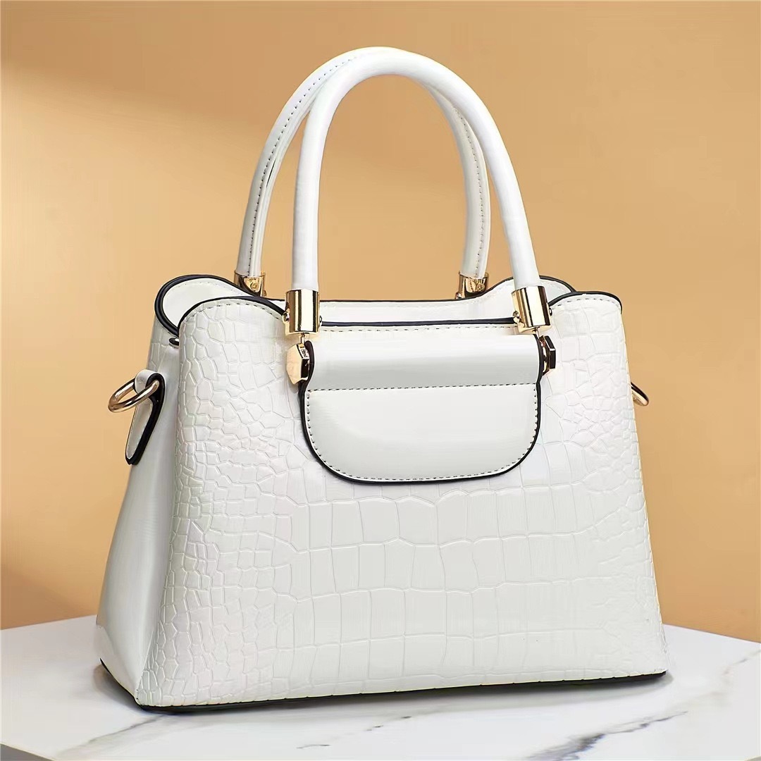 This is a new women's bag with a checkered pattern, shiny leather design, large capacity, simple and elegant texture, and a single shoulder for cross-border use Item Picture
