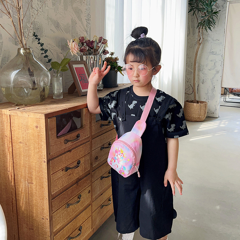 Stylish, sweet and cute girls' single-shoulder bag, cool and handsome boys' crossbody bag, cartoon hard shell, large capacity backpack Application Scenario