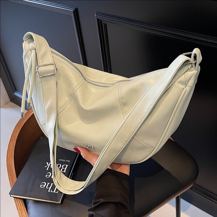Casual soft dumpling bag for ladies, simple and stylish single-shoulder armpit bag, 2025 new style, large crossbody bag for class and commuting full figure