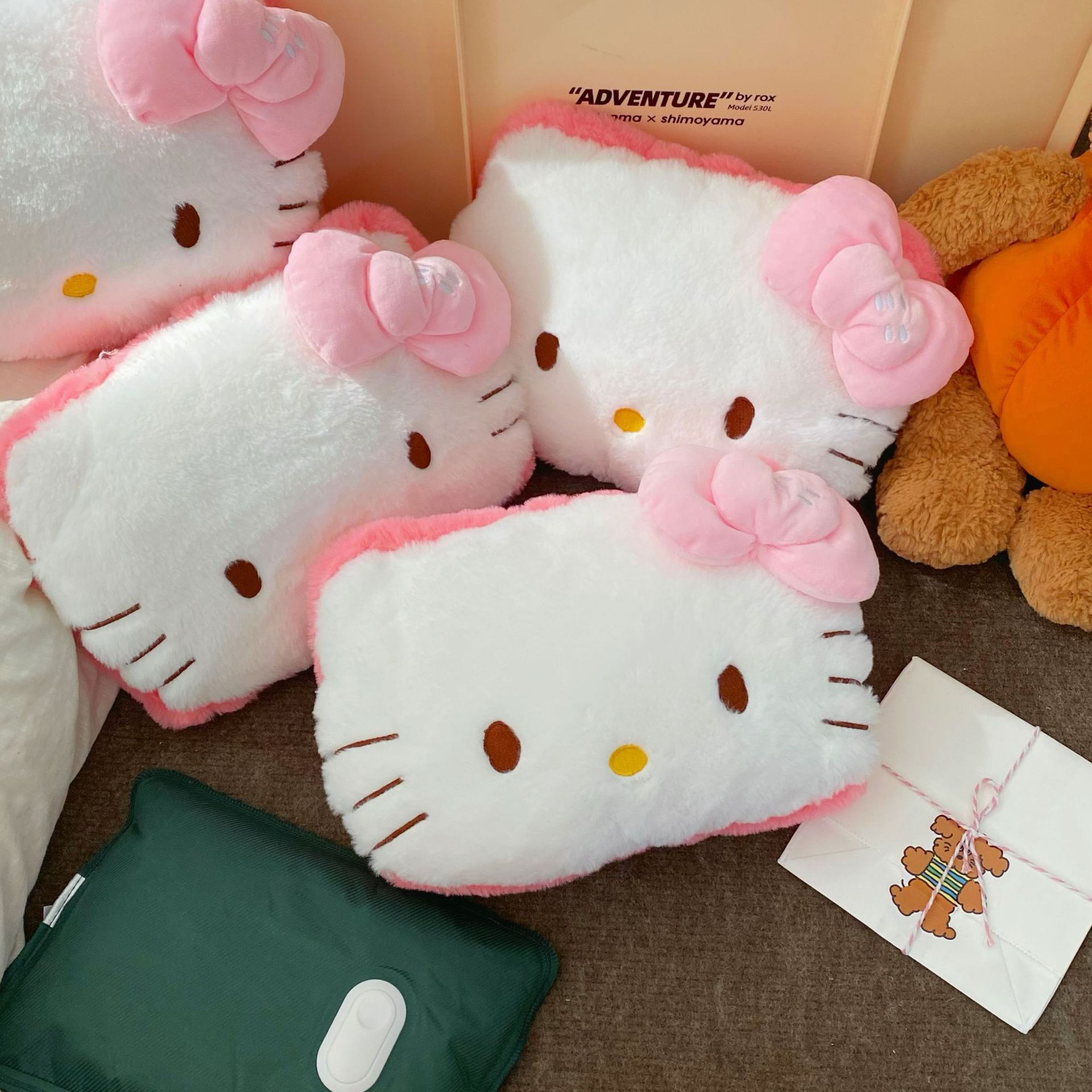 Cute cat hot water bag, girl's heart electric warm water bag, no water filling, rechargeable explosion-proof electric hot water bag, warm your stomach with your hands Application Scenario