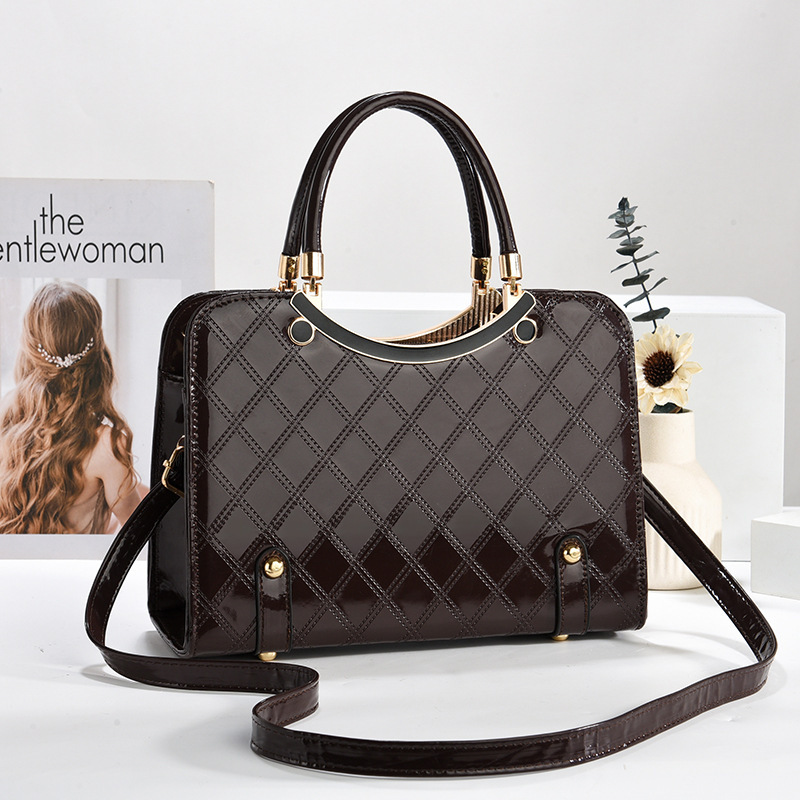 2024 New style fashionable shiny leather bag, European and American trend, large-capacity, high-quality single-shoulder crossbody handbag full figure