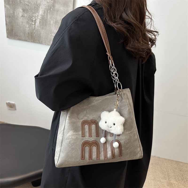 Casual commuting tote bag for women, large capacity, new 2024 autumn and winter versatile, simple and high-quality single-shoulder shopping bag details Picture