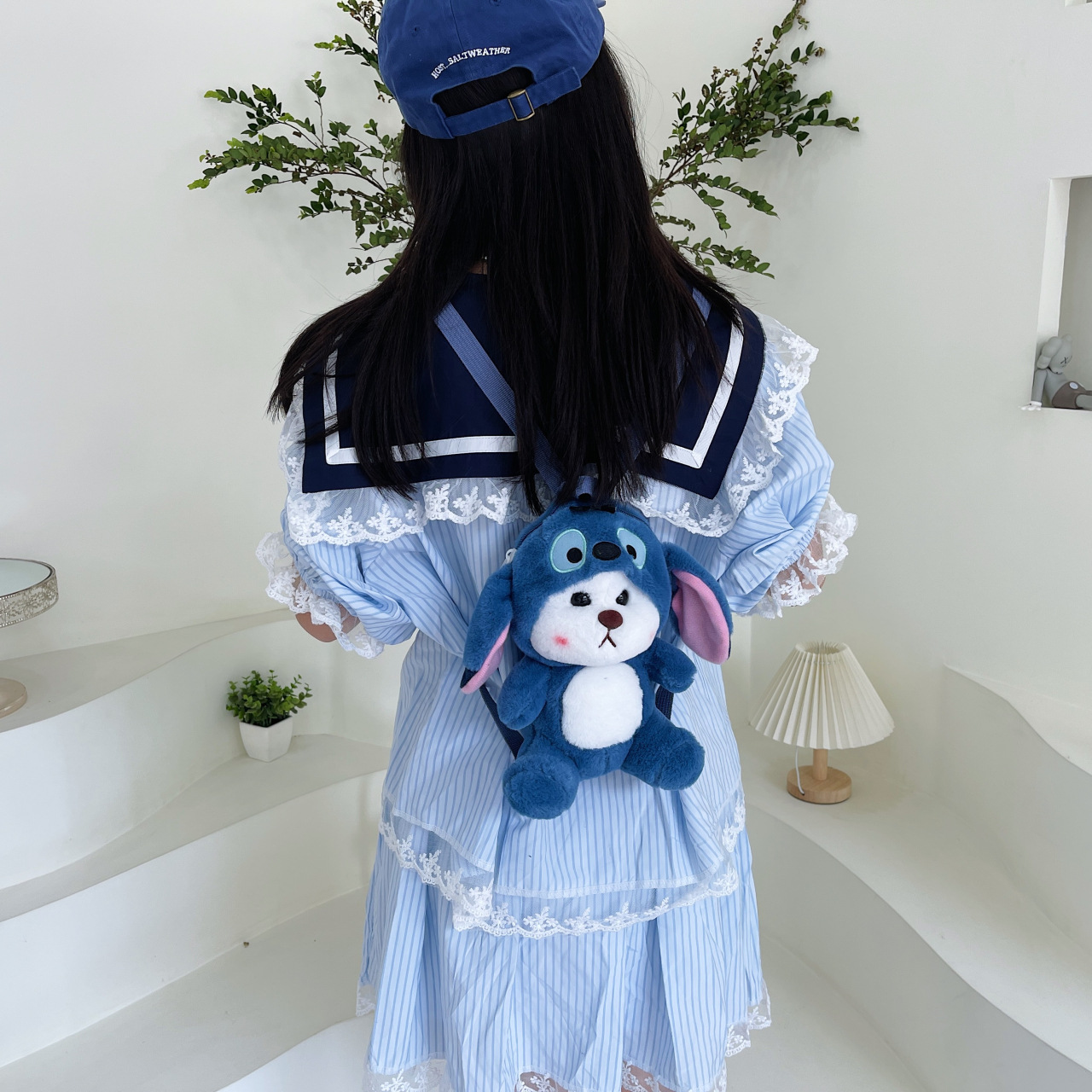 The cute cartoon bear transforms into a backpack, and the soft and adorable children's teddy coin purse grab doll can be exchanged for direct supply Specification drawing