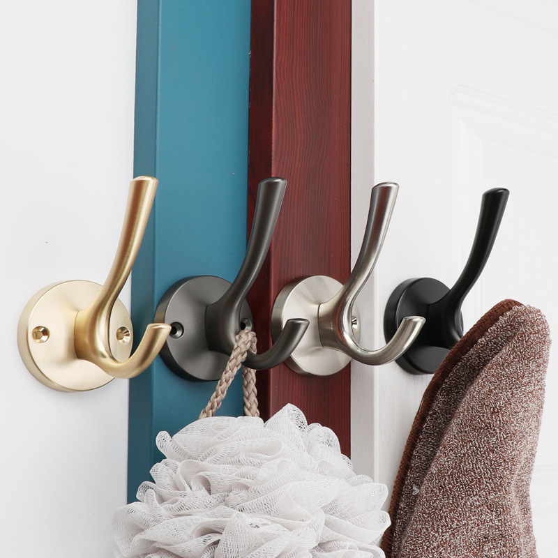 American-style coat hooks, hat hooks, Nordic modern and simple black wardrobe hooks. After entering the house, hook the wardrobe details Picture
