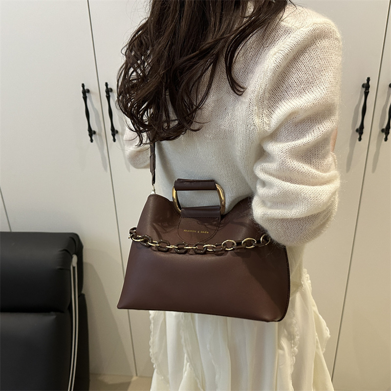 New summer 2025 fashionable women's bag, single-shoulder simple commuter bag, chain-decorated handbag, high-quality crossbody bag Specification drawing