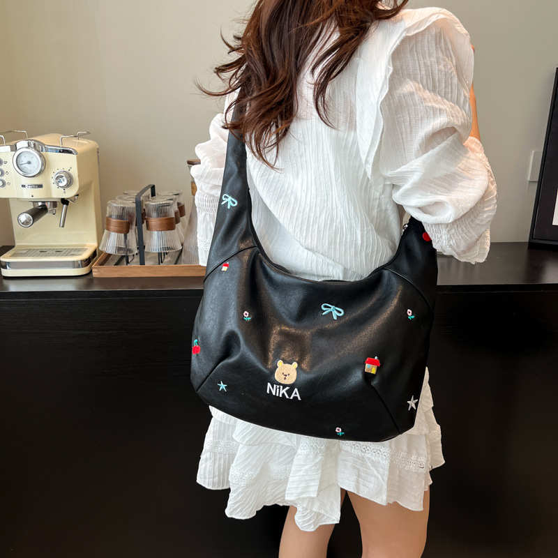 Korean-style embroidered large-capacity underarm bag for women, 2025 new niche commuter single-shoulder bag, casual and versatile crossbody bag Specification drawing