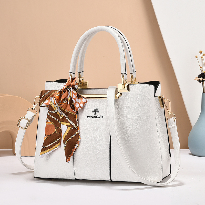 One-piece consignment 2025 new high-end and elegant women's bag, versatile handbag, large capacity middle-aged mom bag full figure
