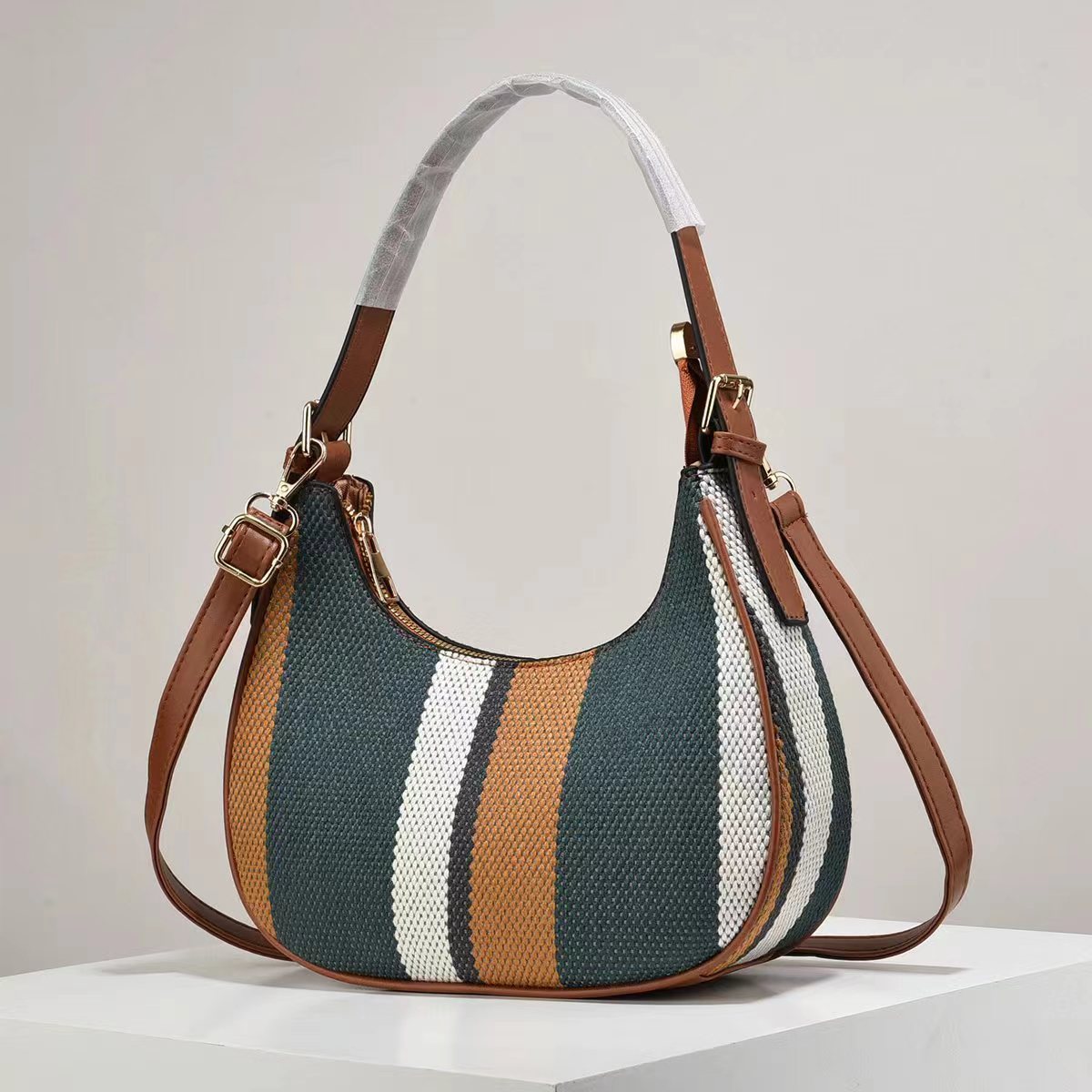 New fabric striped women's bag 2024, a high-end single-shoulder crossbody bag, stylish, versatile and simple handbag for women full figure