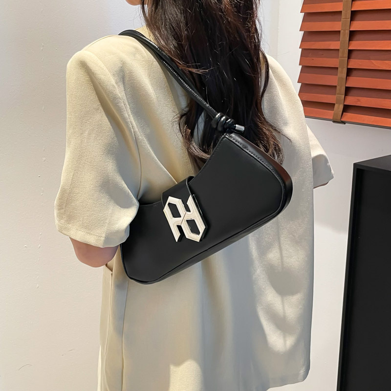 Cross-border niche and versatile single-shoulder bag for women 2025, a new simple and casual commuting underarm quality small bag Specification drawing