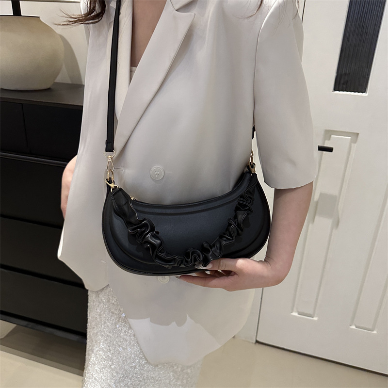 This year, pleated hand-held underarm bags are in fashion. The 2024 new French, niche, high-quality and versatile crossbody bag for women Specification drawing
