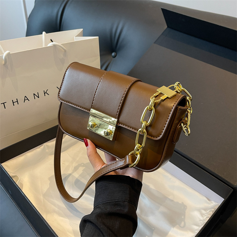 Korean-style fashionable and elegant small square bag, underarm bag, 2023 autumn/winter new versatile women's single-shoulder bag, crossbody bag full figure