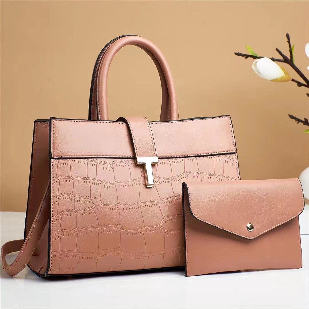 Wholesale of 2022 new trendy solid-color fashionable mother-and-child bags, crossbody bags and simple hand-held shoulder bags with a high-quality feel for foreign trade Application Scenario