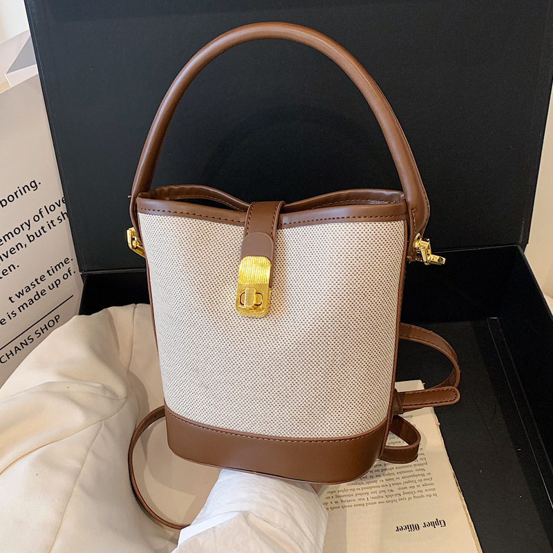 This year, there are super popular niche bags. The 2023 new women's bags are stylish and versatile for summer, including crossbody bags and hand-held bucket bags Application Scenario