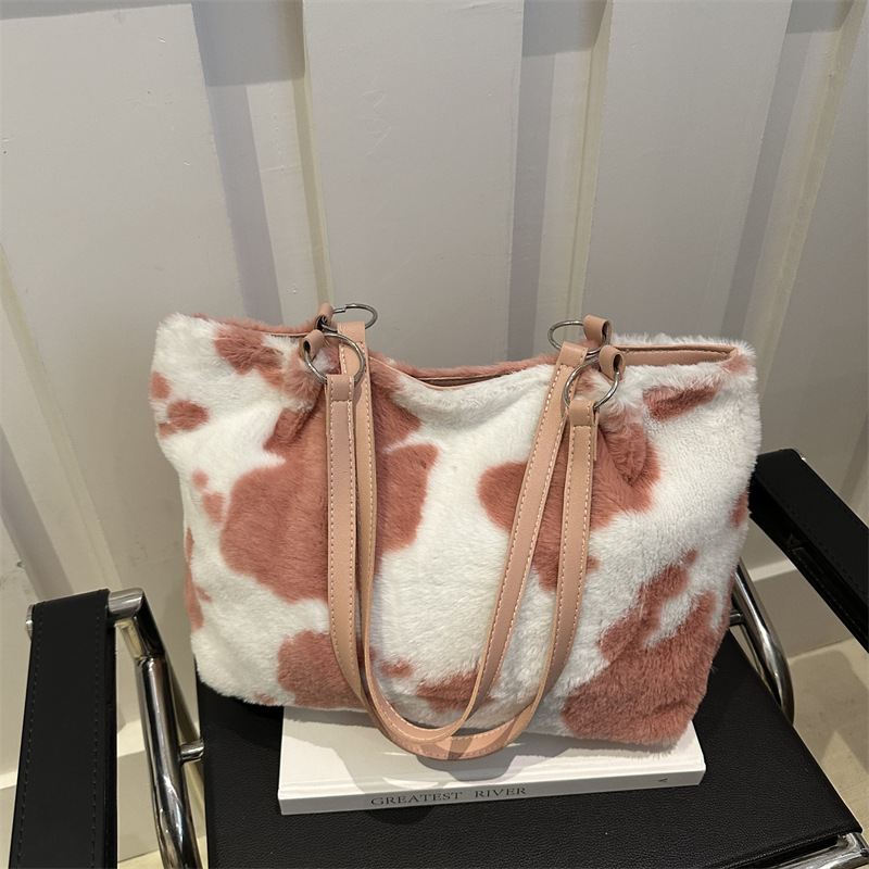 Autumn and Winter bags for women 2024 New style lamb fur bag, large capacity single-shoulder bucket bag, tote bag, plush handbag full figure
