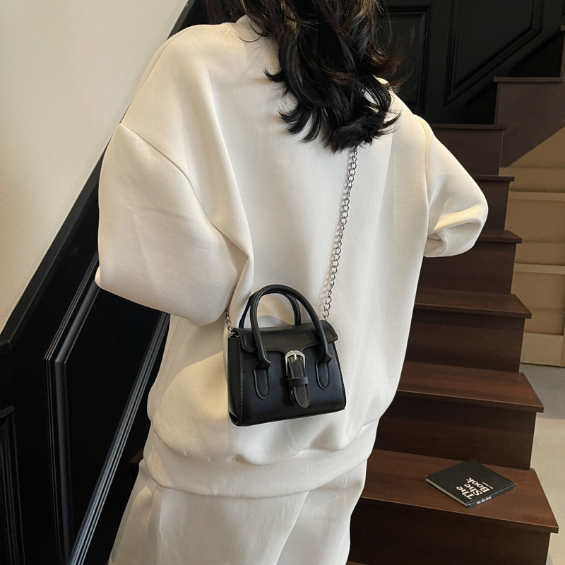 Retro casual small square bag for women, simple, fashionable and stylish hand-held shoulder bag, 2025 new style simple and fashionable crossbody bag Specification drawing