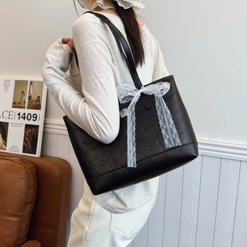 Cross-border new sweet, simple and large-capacity tote bag 2025 New style casual and cute embossed single-shoulder bag details Picture