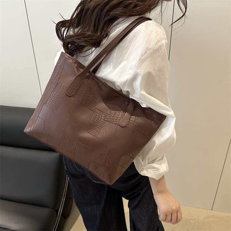 A new cross-border pu women's bag, a solid color crossbody bag for women, a large-capacity single-shoulder bag, a casual and simple commuting bag for work Specification drawing