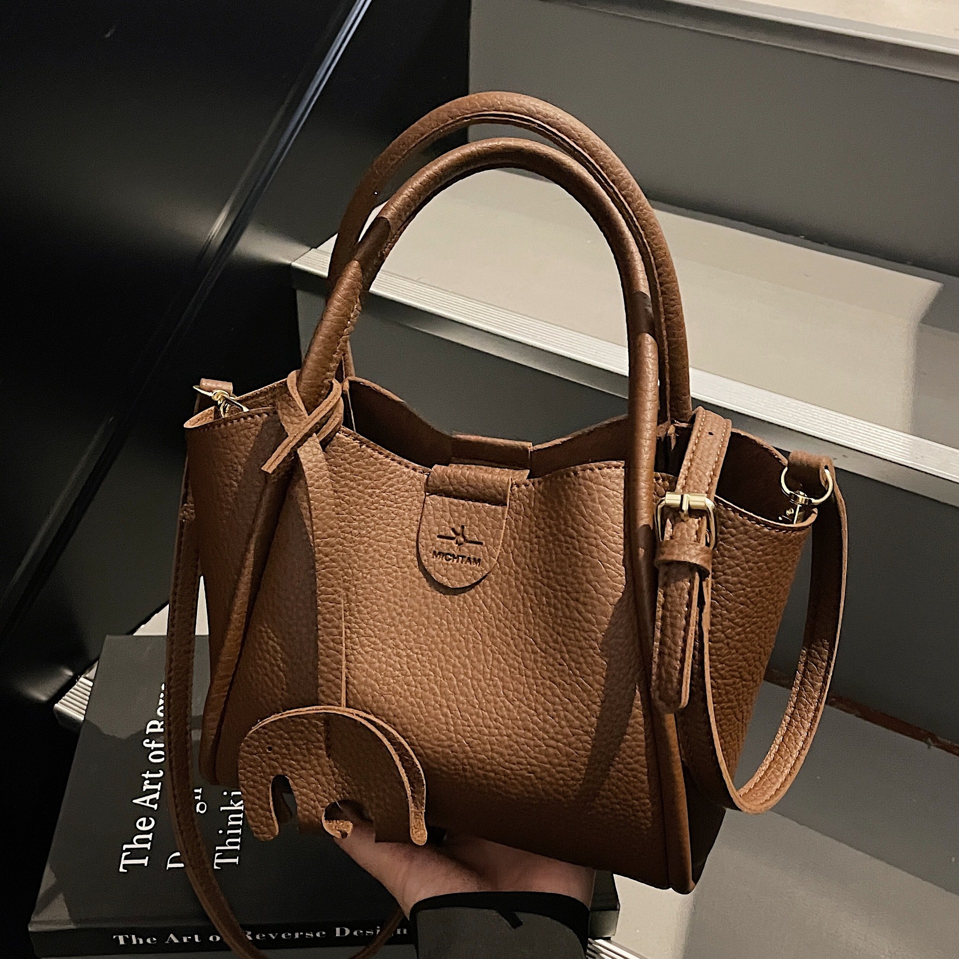 High-end texture hand-held mother and child bag 2025 new style retro versatile commuting large capacity vegetable basket bag bucket bag details Picture
