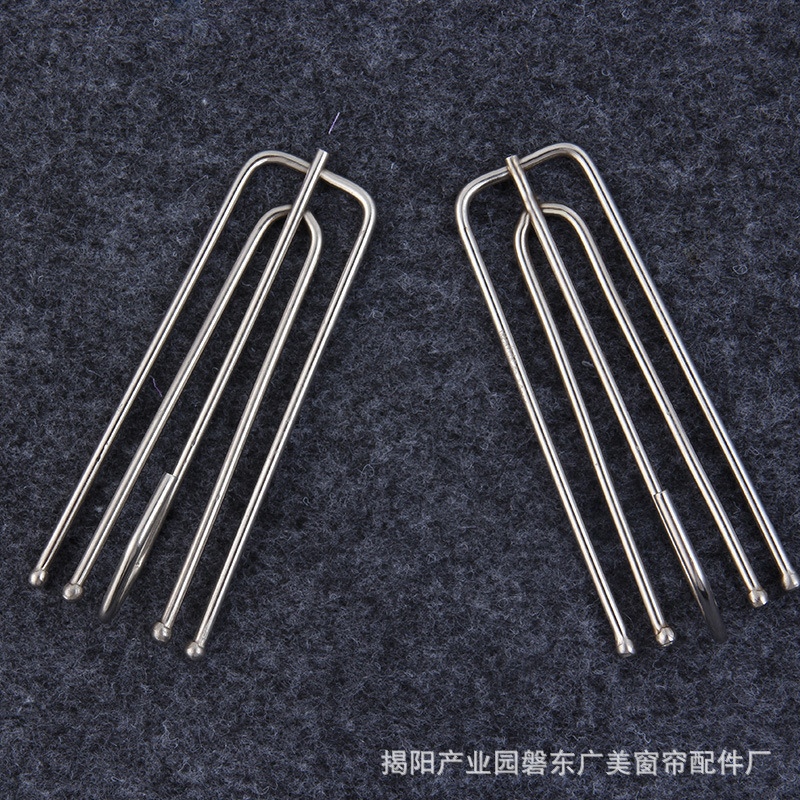 The manufacturer supplies thickened stainless steel hooks, high-quality four-claw hooks, curtain accessories, fabric belts, auxiliary materials, and door and window hooks full figure