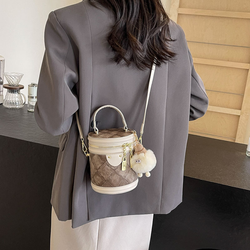 Korean niche design bag for women 2024 new style, fashionable and stylish bucket bag, quality and versatile shoulder bag Specification drawing