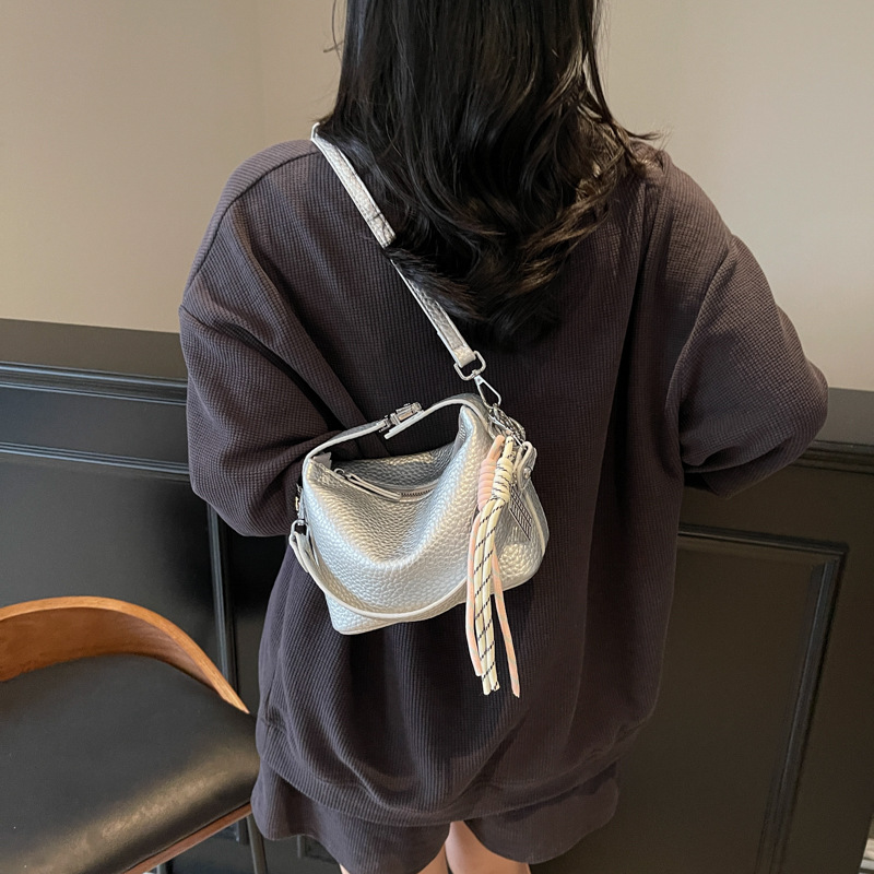Cross-border fashionable, simple and large-capacity handbag for women, 2025 new style for commuting, casual and versatile, fashionable single-shoulder crossbody bag Specification drawing