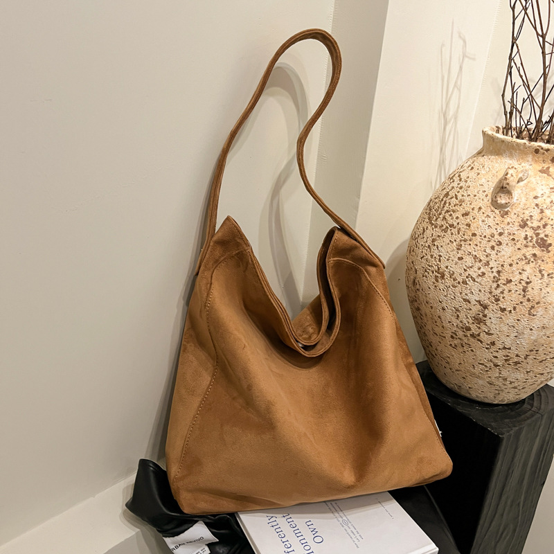 Retro fashion trend large-capacity single-shoulder commuter women's bag 2024 new matte casual versatile tote bag for women full figure