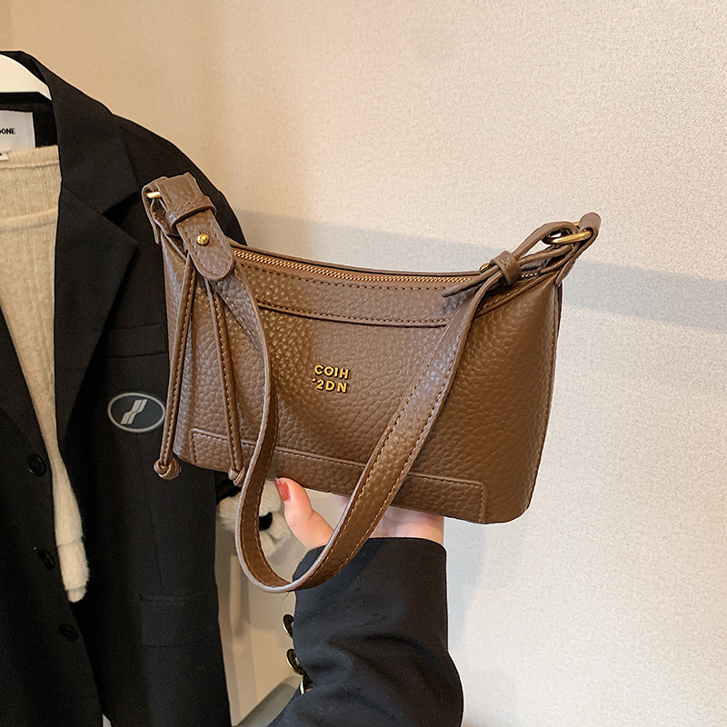 This year, the Maillard underarm bag for women's 2024 new style is fashionable, light luxury, niche and high-end single-shoulder small square bag Specification drawing