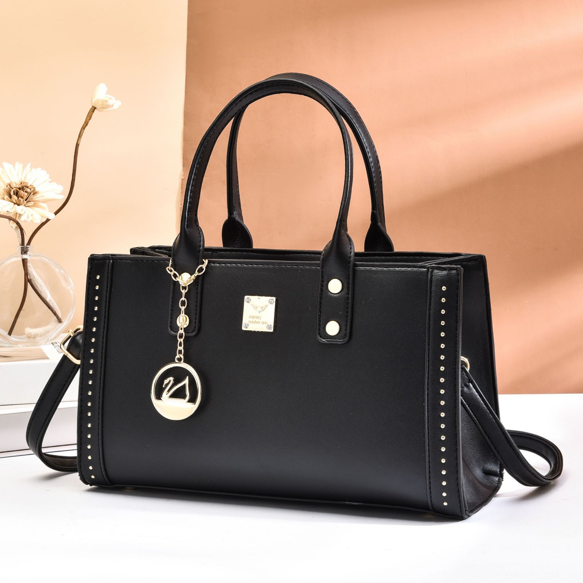 2022 New fashionable and trendy women's bag, large-capacity women's bag for moms, cross-border trade crossbody bag details Picture