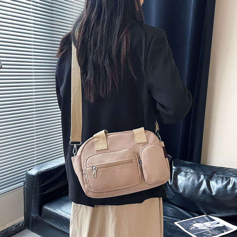 Commuting and casual large-capacity pillow bag 2025 Summer new style single-shoulder crossbody bag with a textured handbag details Picture