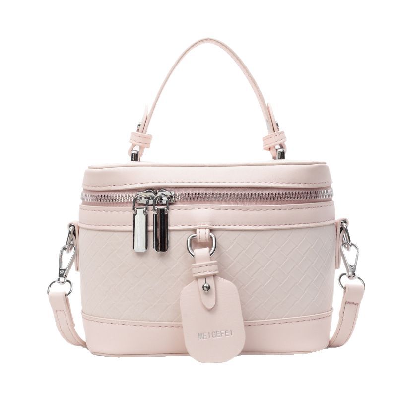 A niche design, fashionable hand-held box bag for women, a new retro single-shoulder bag with a high level of appearance, a casual crossbody bag Item Picture