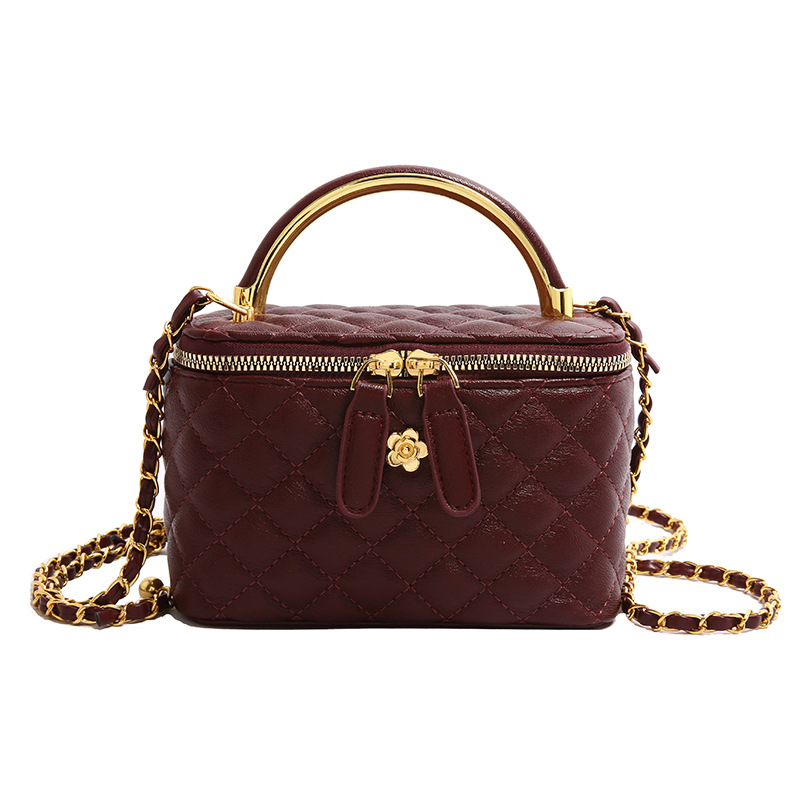 Chanel high-end chain crossbody bag for women 2025 new diamond-shaped versatile and elegant box bag, fashionable single-shoulder bag Item Picture