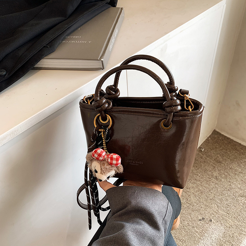 High-end retro small bag for ladies, 2024 new style casual, versatile and fashionable crossbody bag, popular hand-held bucket bag Specification drawing