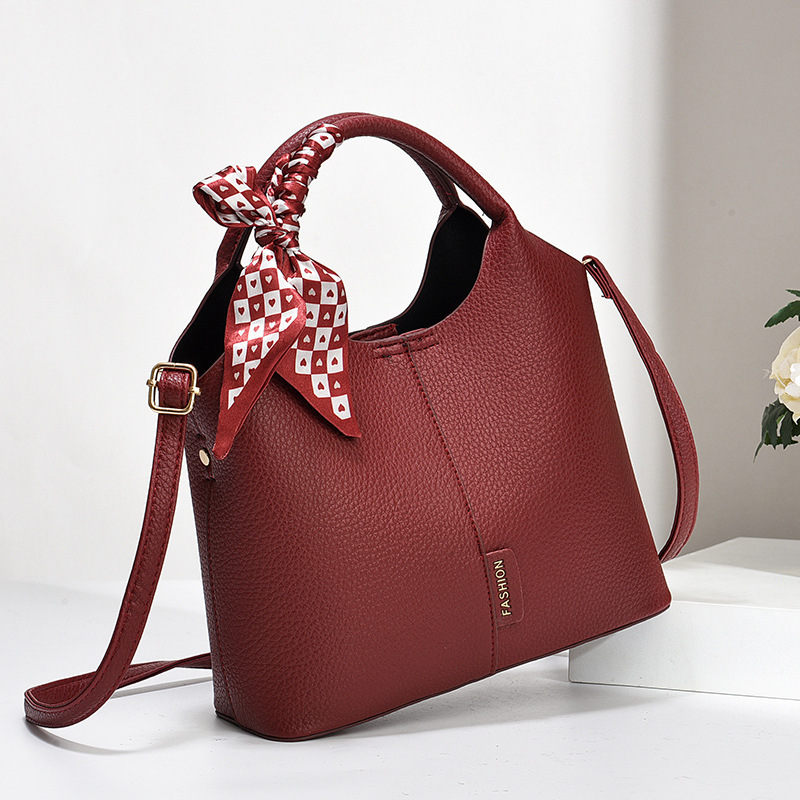 Ladies' 2024 New crossbody Bag, women's bag, vegetable basket, bucket bag, light luxury hand-held small bag Application Scenario