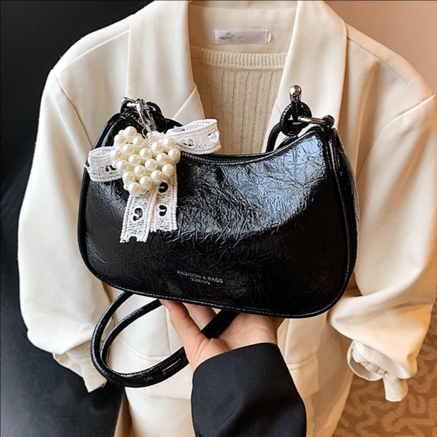 High-end women's bag, small square bag, niche underarm bag, 2025 new style, stylish and versatile single-shoulder bag, design-oriented crossbody bag full figure
