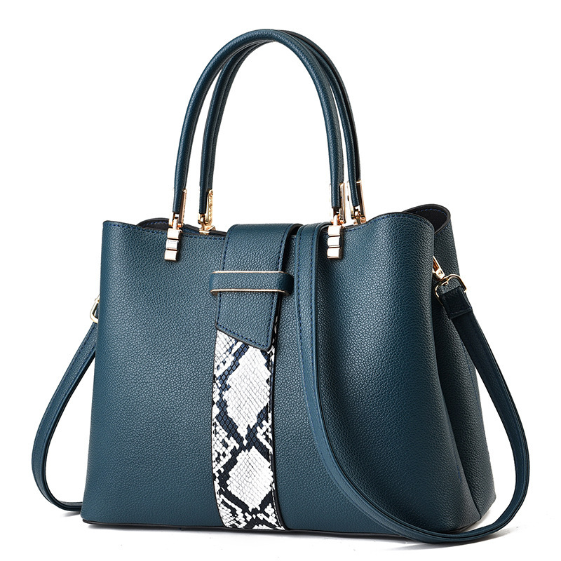 The 2022 new fashion handbag for middle-aged moms, a large-capacity snake skin single-shoulder crossbody bag for women from Europe and America Item Picture