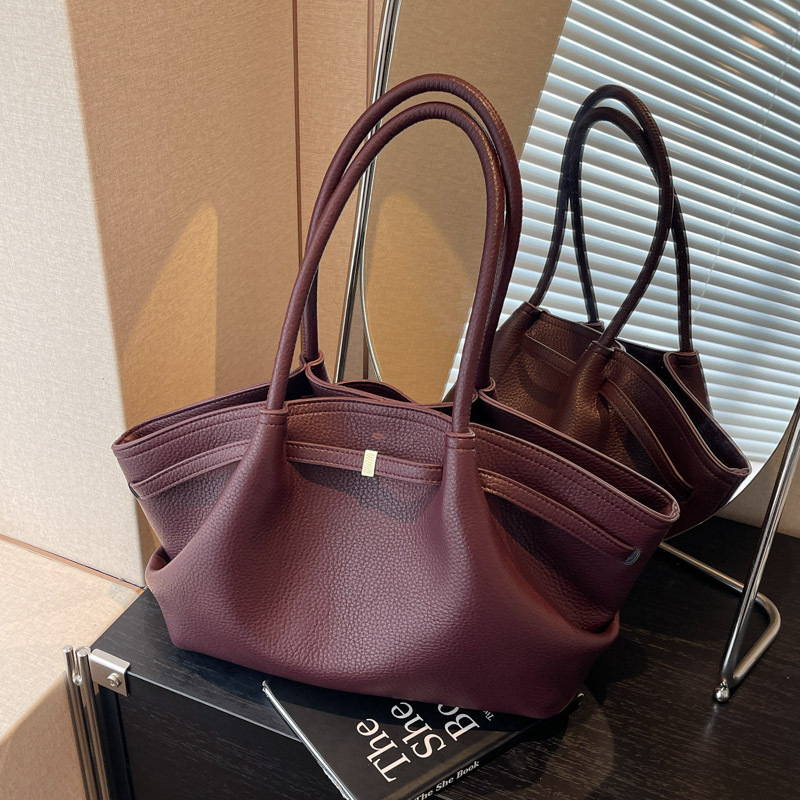 French retro underarm bag for women 2025 new style, fashionable and high-end texture, hand-held shoulder bag, lychee pattern commuter bag Specification drawing