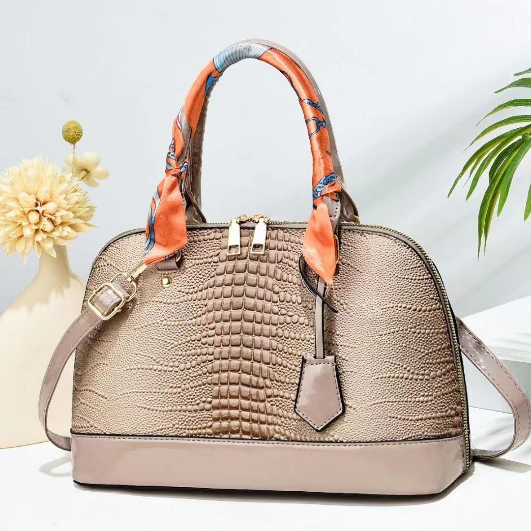 ladies bags 2023 New Style Shell Bag, large-capacity women's handbag, single-shoulder crossbody bag Application Scenario