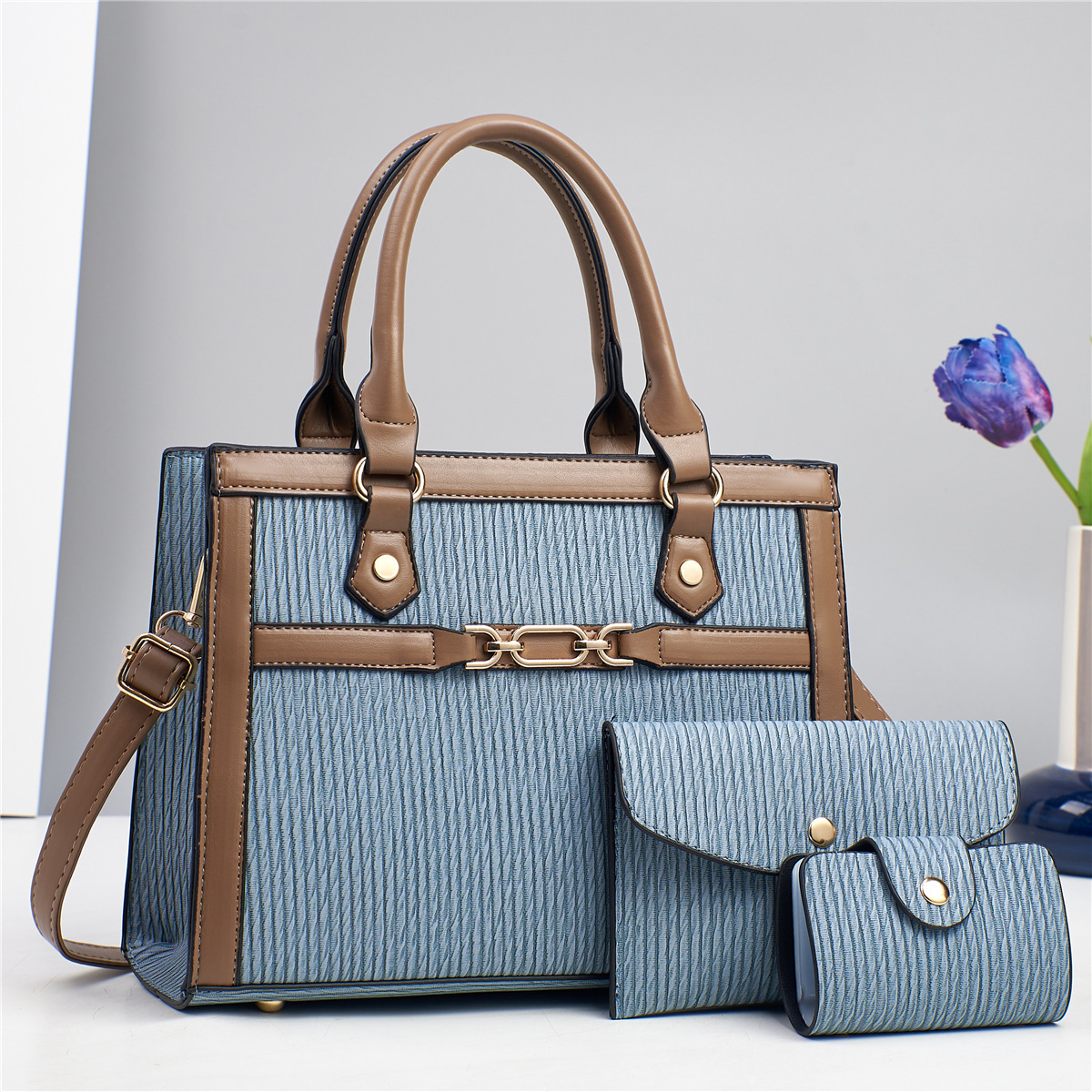 Women's foreign trade handbag 2024 Autumn/Winter new style mother-and-child bag, retro and individual spliced vertical pattern single-shoulder crossbody bag Application Scenario