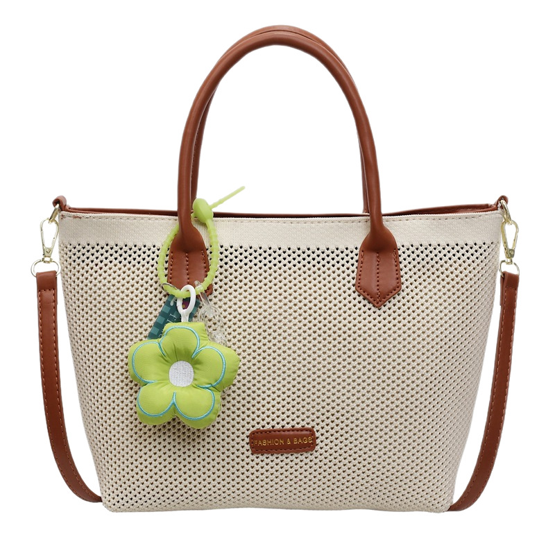 2025 New style straw woven large-capacity bucket bag, women's hand-woven commuting, seaside and beach vacation single-shoulder crossbody bag Item Picture