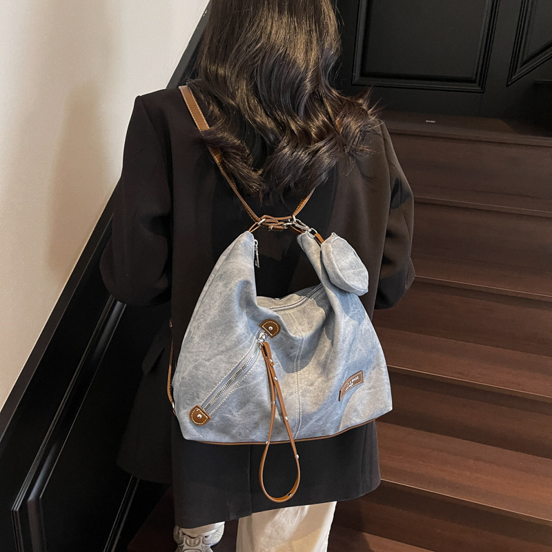 Retro large-capacity commuter tote bag for women, 2025 new Korean version niche single-shoulder bag, multi-functional and fashionable backpack details Picture